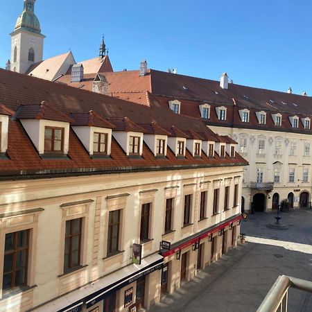 Audrey Hepburn Apartment Old Town Air Conditioned Bratislava Esterno foto