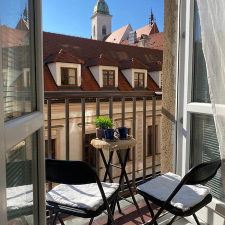 Audrey Hepburn Apartment Old Town Air Conditioned Bratislava Esterno foto
