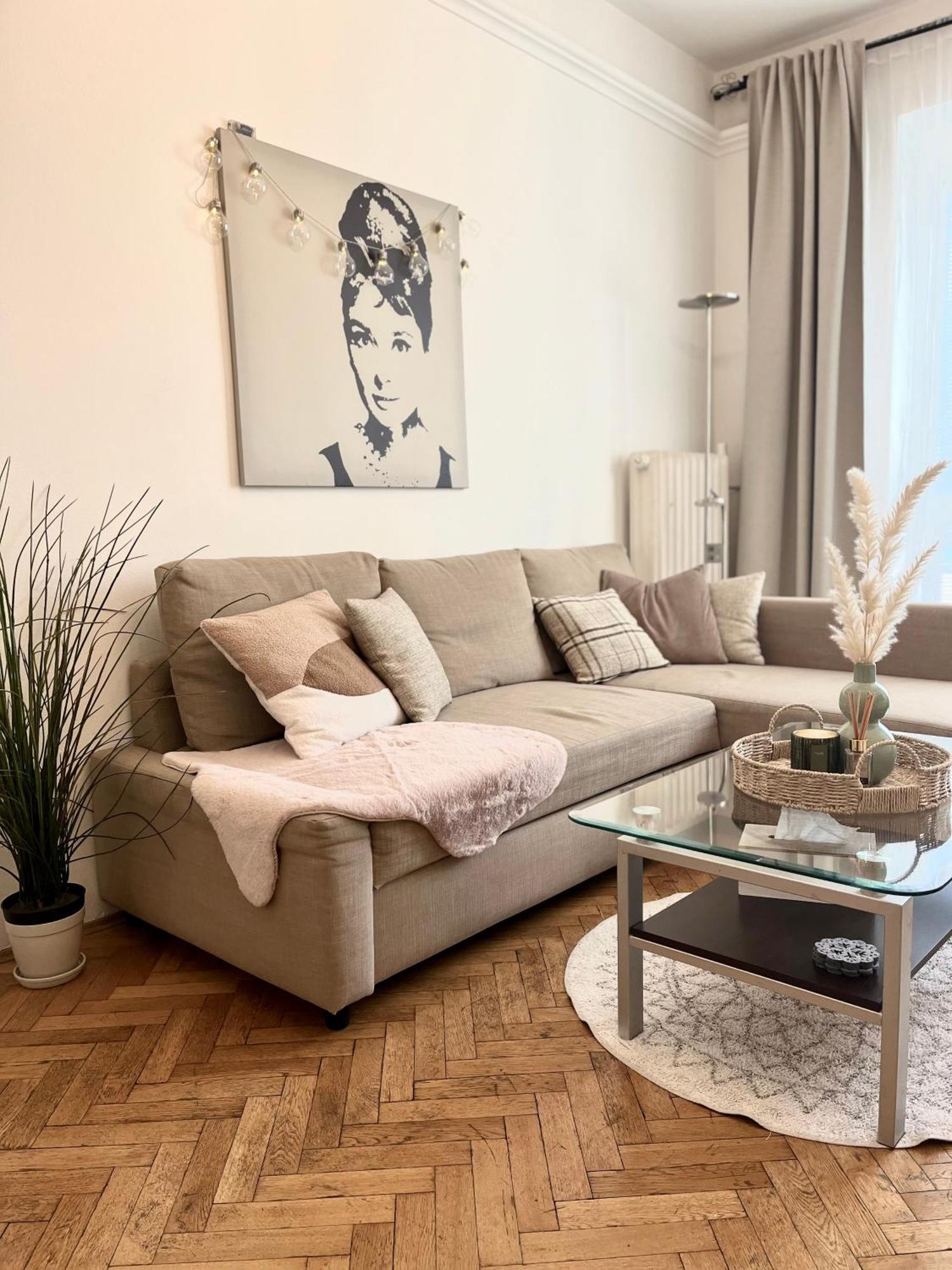 Audrey Hepburn Apartment Old Town Air Conditioned Bratislava Esterno foto