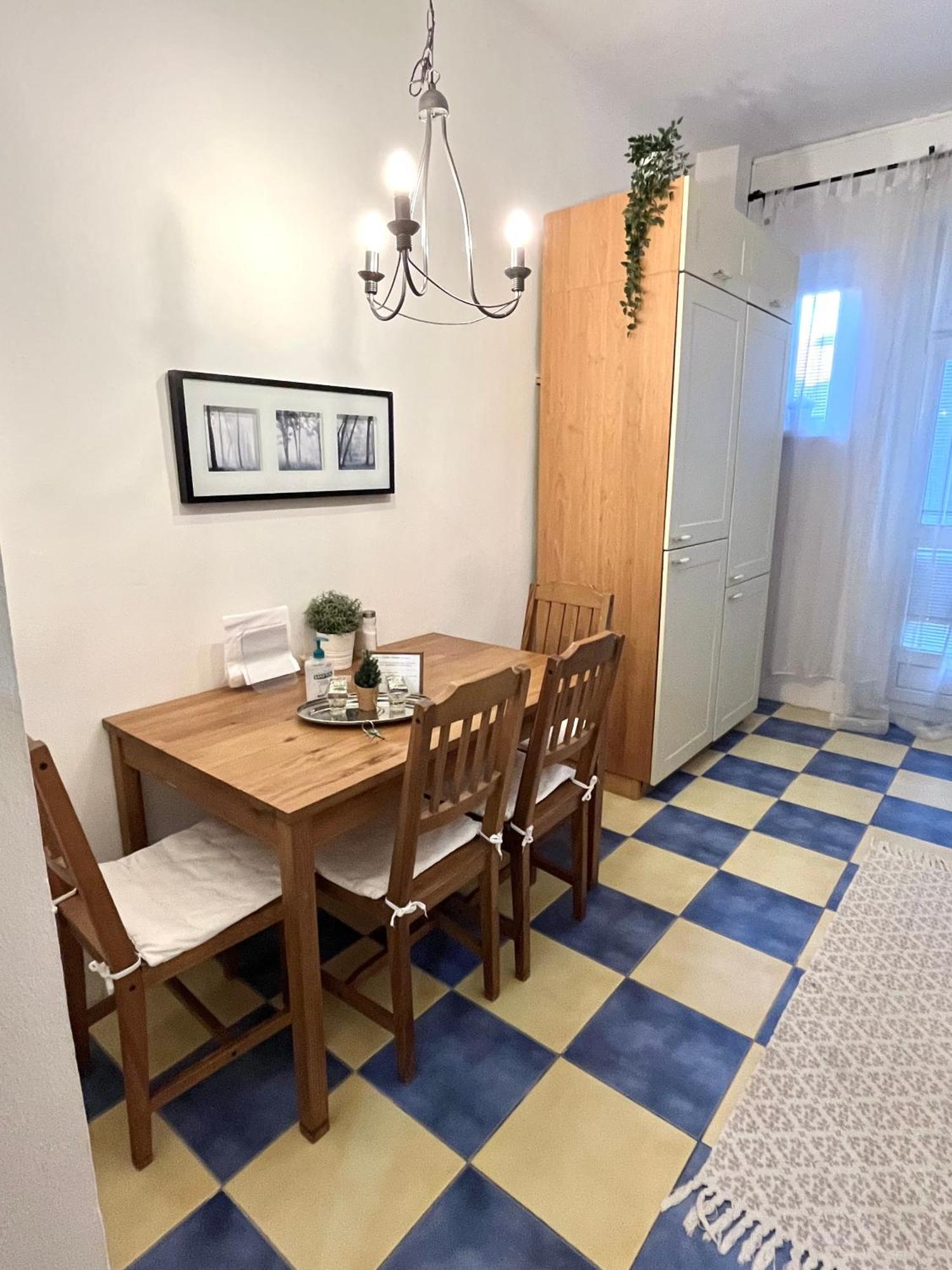 Audrey Hepburn Apartment Old Town Air Conditioned Bratislava Esterno foto