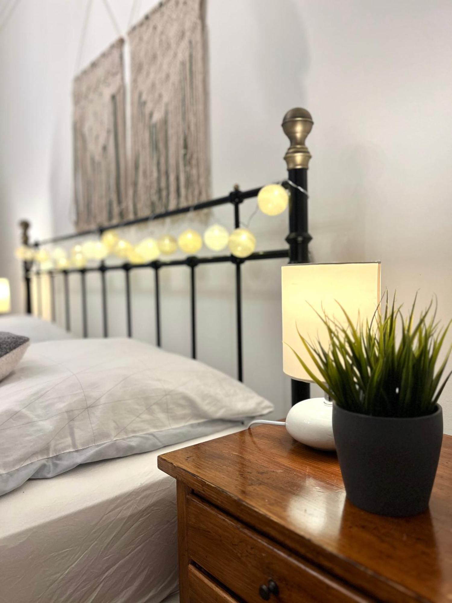 Audrey Hepburn Apartment Old Town Air Conditioned Bratislava Esterno foto