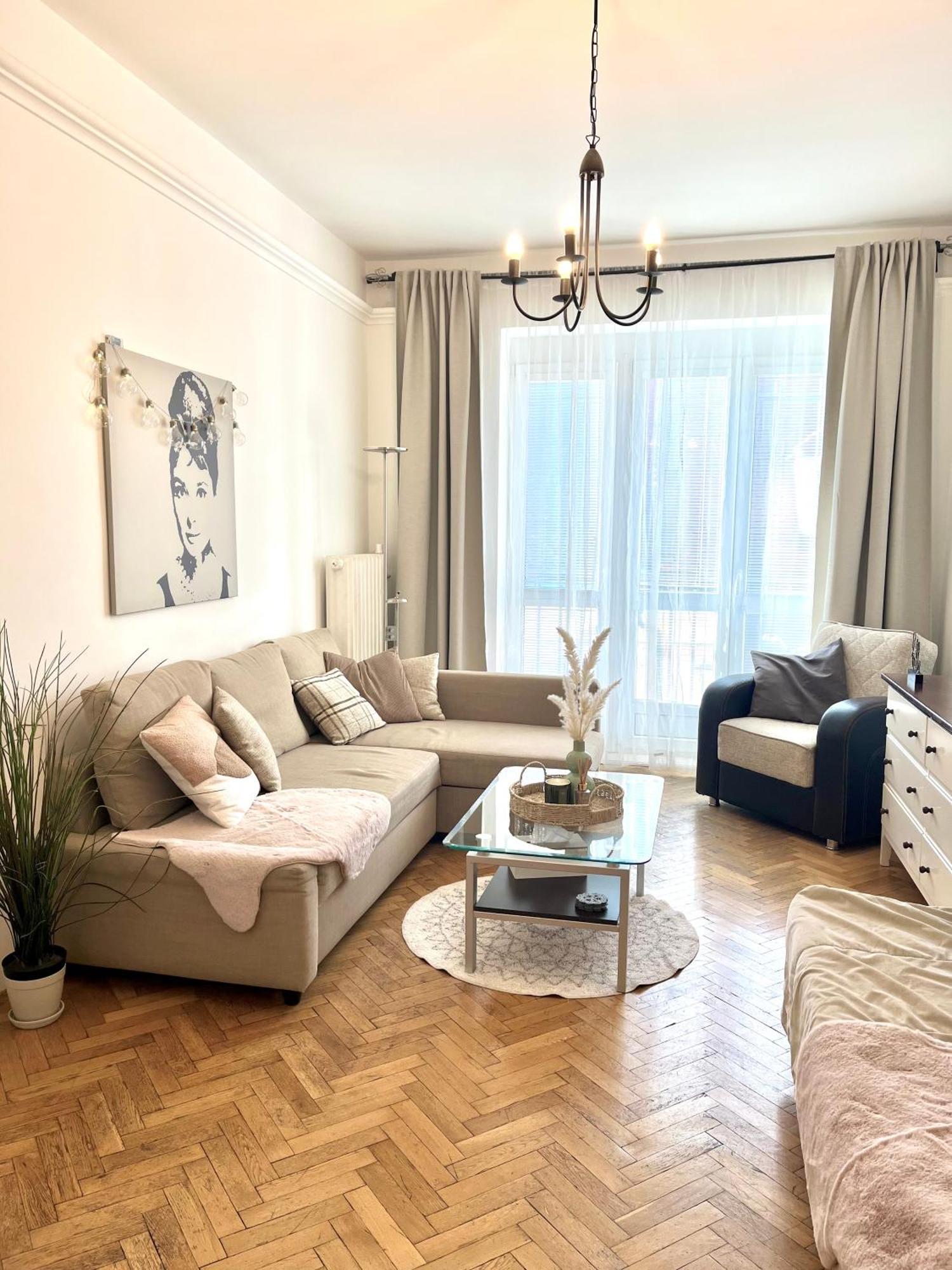 Audrey Hepburn Apartment Old Town Air Conditioned Bratislava Esterno foto
