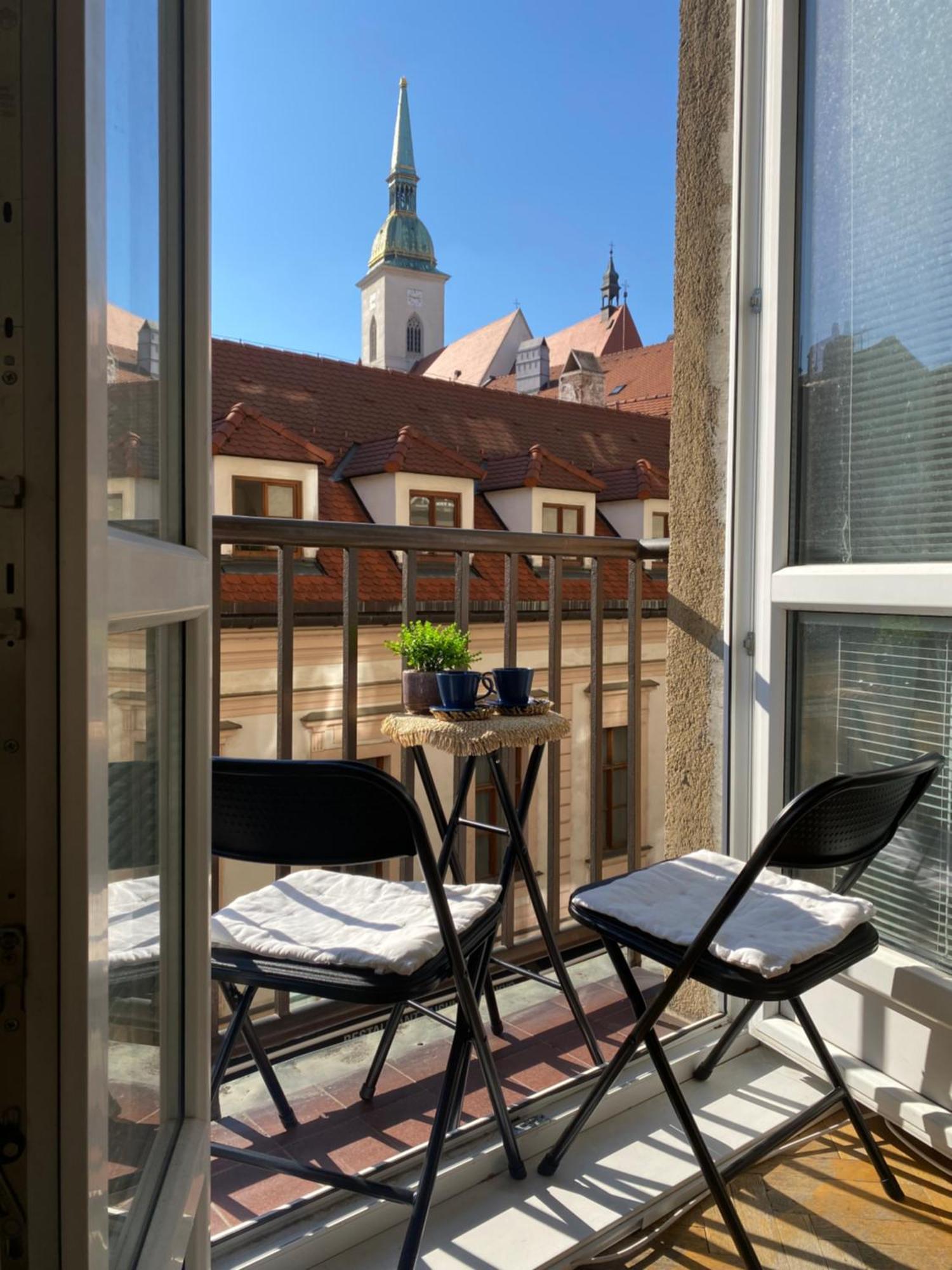 Audrey Hepburn Apartment Old Town Air Conditioned Bratislava Esterno foto